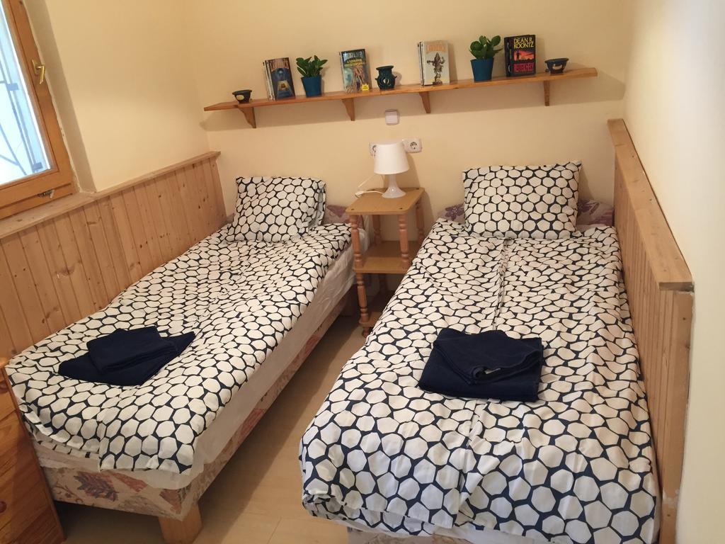 Eszter Vendeghaz Hotel Berekfürdő Bagian luar foto